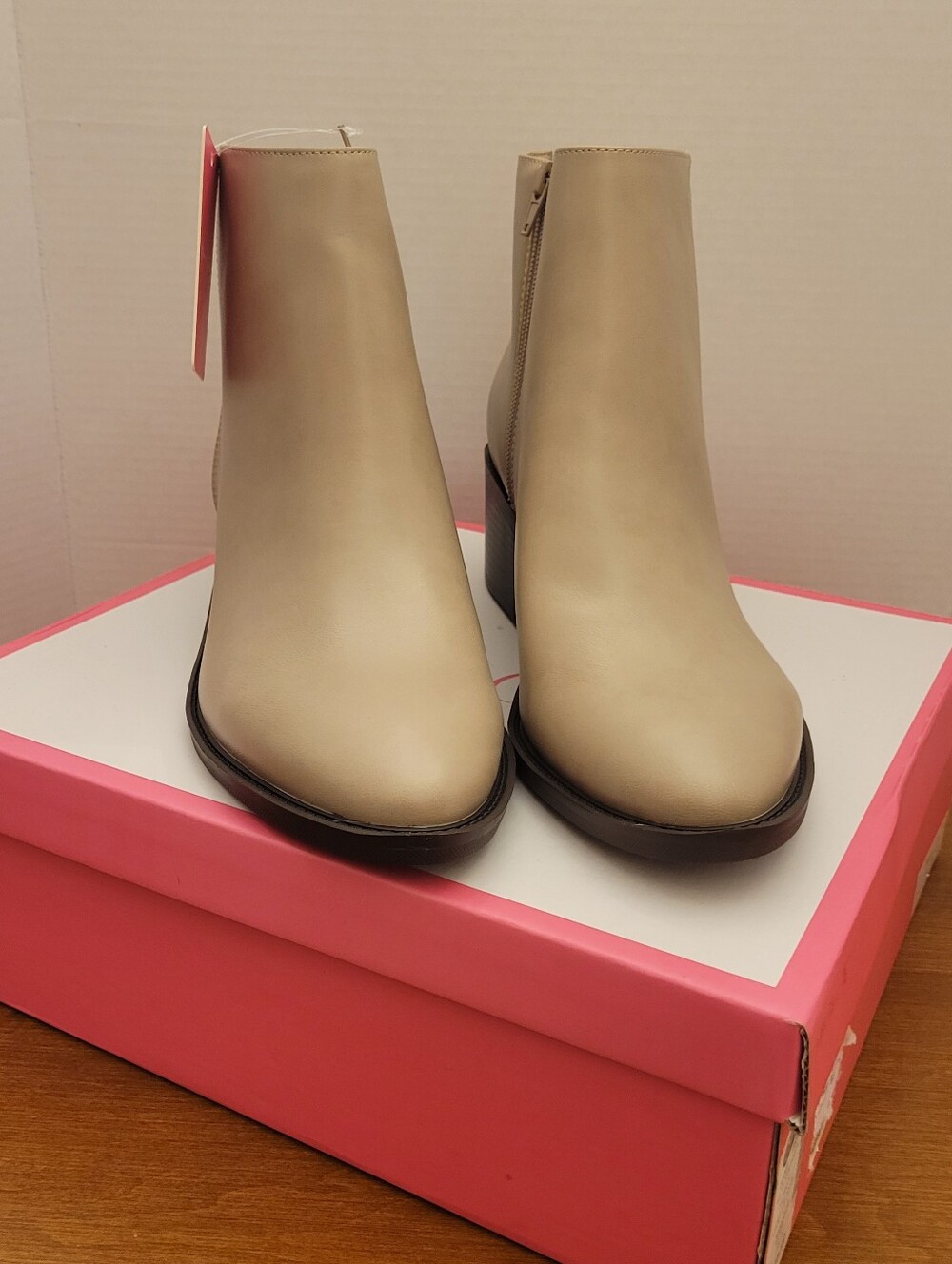 Jessica Carlyle Light Taupe Block Heel Ankle Boots, Size 11-NEW